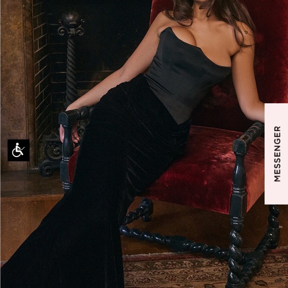 PERSEPHONE
BLACK VELVET STRAPLESS CORSET MAXI DRESS - Picture 2 of 7